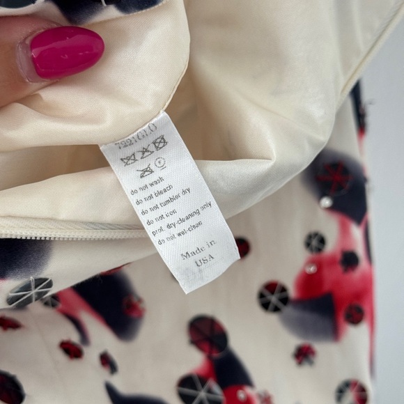 CAROLINA HERRERA Strapless Beaded Gown 4 - Picture 12 of 13